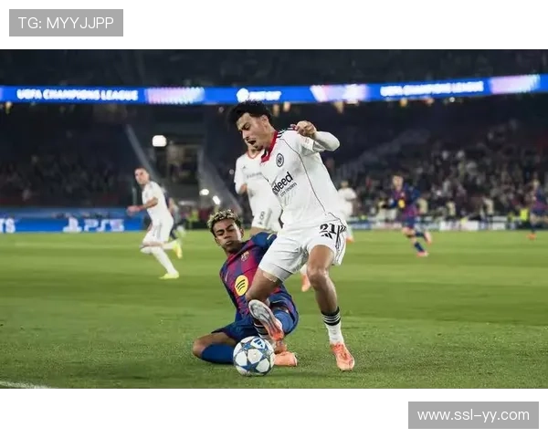 巴萨2-1逆转法兰克福迎四连胜，孔德头球双响